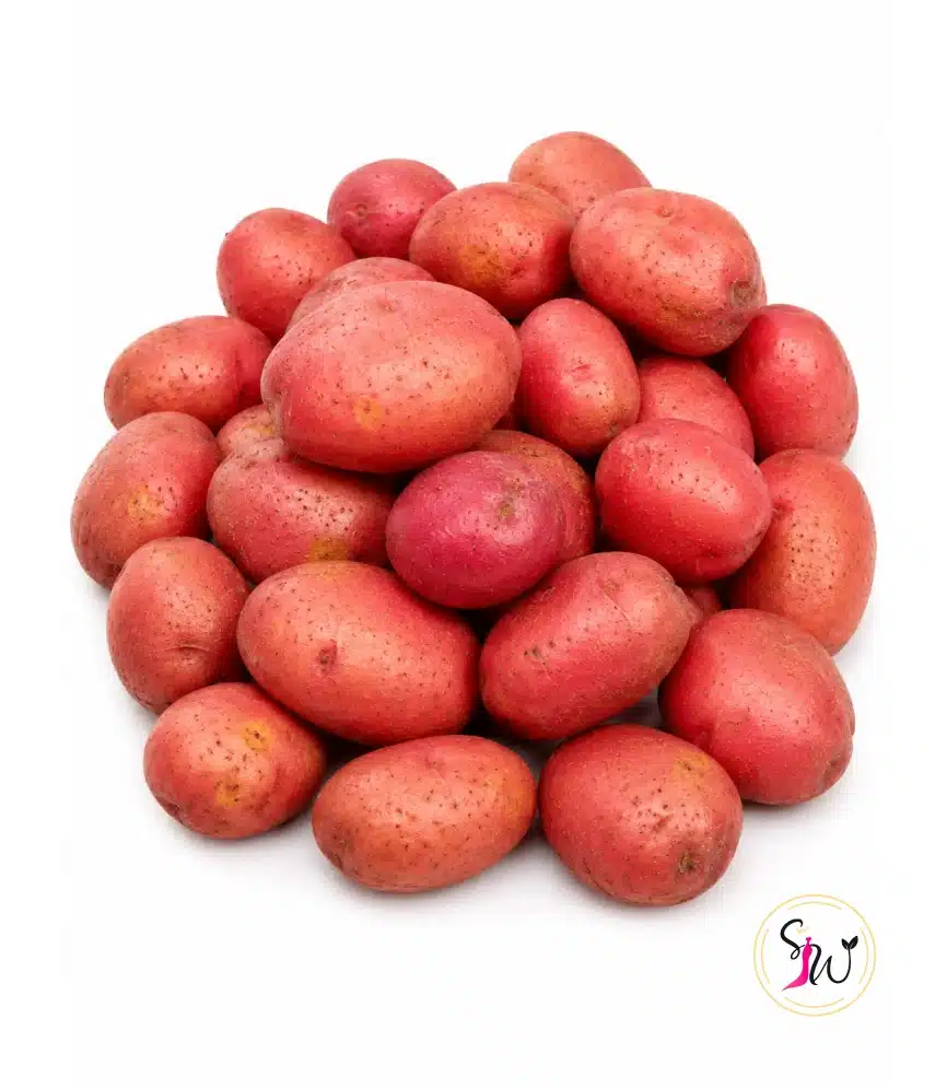 Red Potatoes - 1kg 1 Red Potatoes isolated on white background